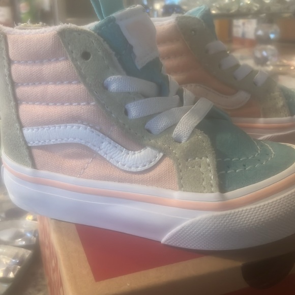 Sk8 Hi Zip pastel colored size 5 worn once - Picture 2 of 4